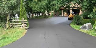 Best Asphalt Driveway Installation  in Chalmette, LA